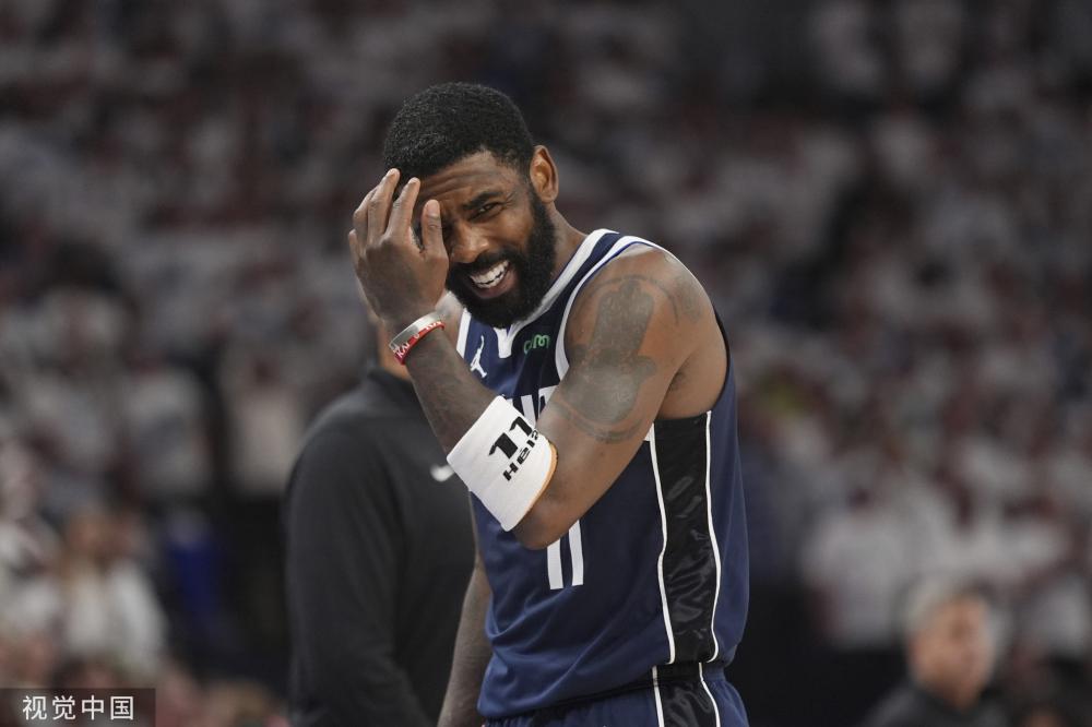 独立报：利物浦和切尔西想签19岁后卫赫伊森，面临皇马的竞争.