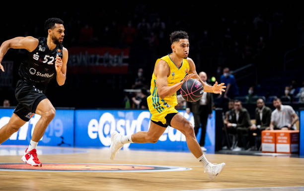 法甲梅斯俱乐部官宣巴洛图雷加盟签约一年