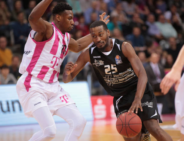 拜仁悼念郭嘉璇：深表哀悼，俱乐部的思念与他的家人和朋友同在.